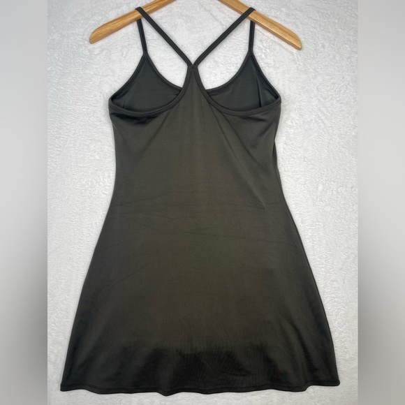 Quince Ultra-Form Active Dress Olive Green Racerback XS Pickleball Outdoors EUC - Picture 12 of 12